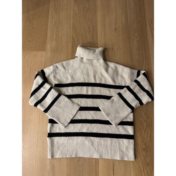 Zara Ribbed Cream & Black Striped
Turtleneck Sweater Small - Picture 2 of 4